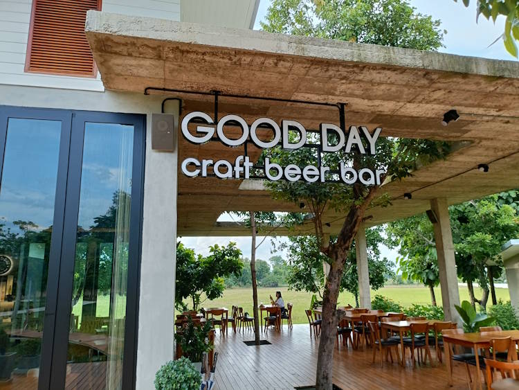 Good day craft beer bar 01