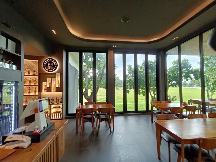 Good day craft beer bar 11