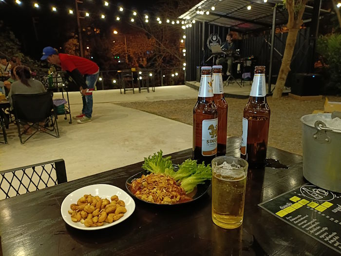 Mee hew music bistro 07