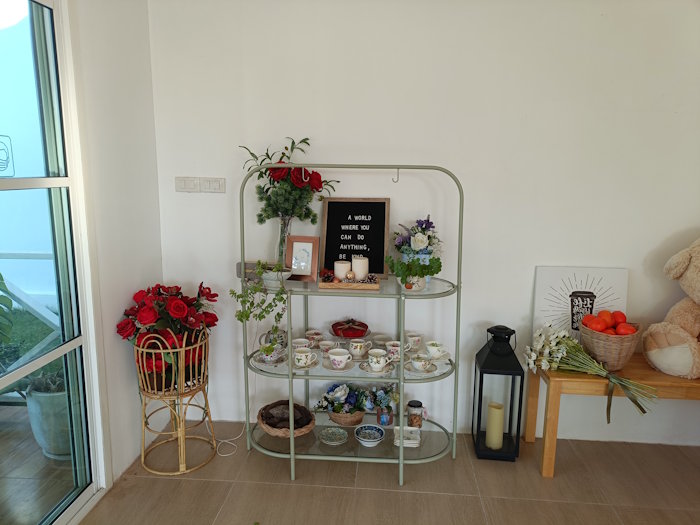 And an ant caffe and bakery 05