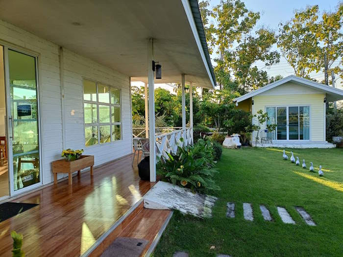 And an ant caffe and bakery 13