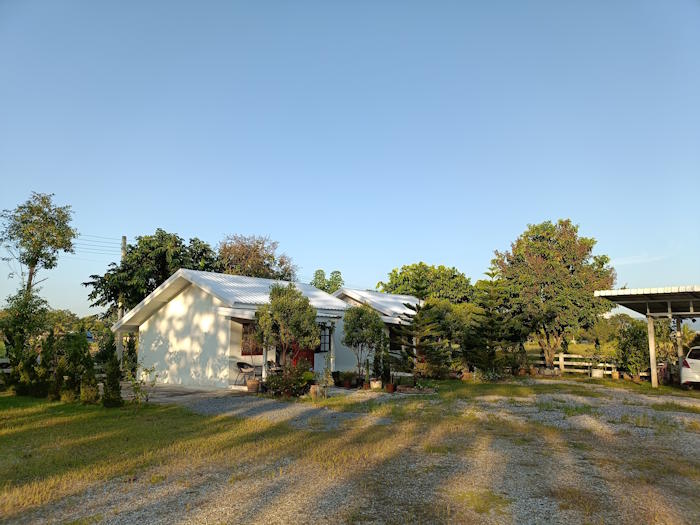 And an ant caffe and bakery 18