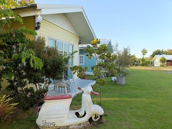 And an ant caffe and bakery 27